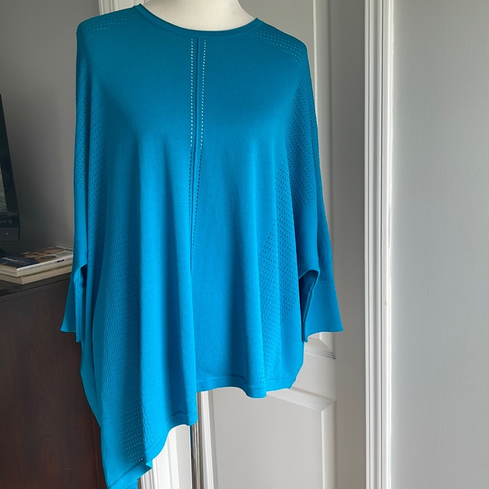 NWT - KAREN MILLEN - 3/4 length batwing sleeve top. Sz: M/L